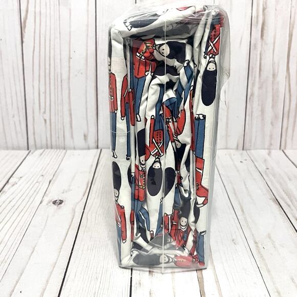 NEW Cath Kidston Queen Sheet Set 4pc London Guards Print 100% Cotton 200 Thread - Picture 7 of 10